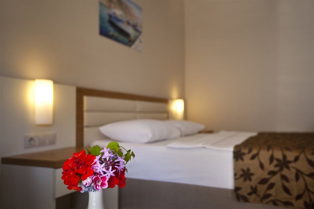 Bitez Risa Hotel ภายนอก รูปภาพ